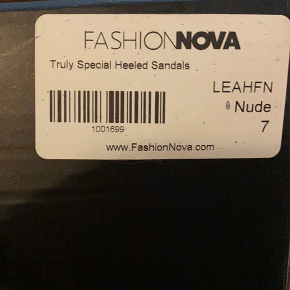 Nude heels with clear foot straps, size 7 US ; Fashion Nova - Picture 6 of 7